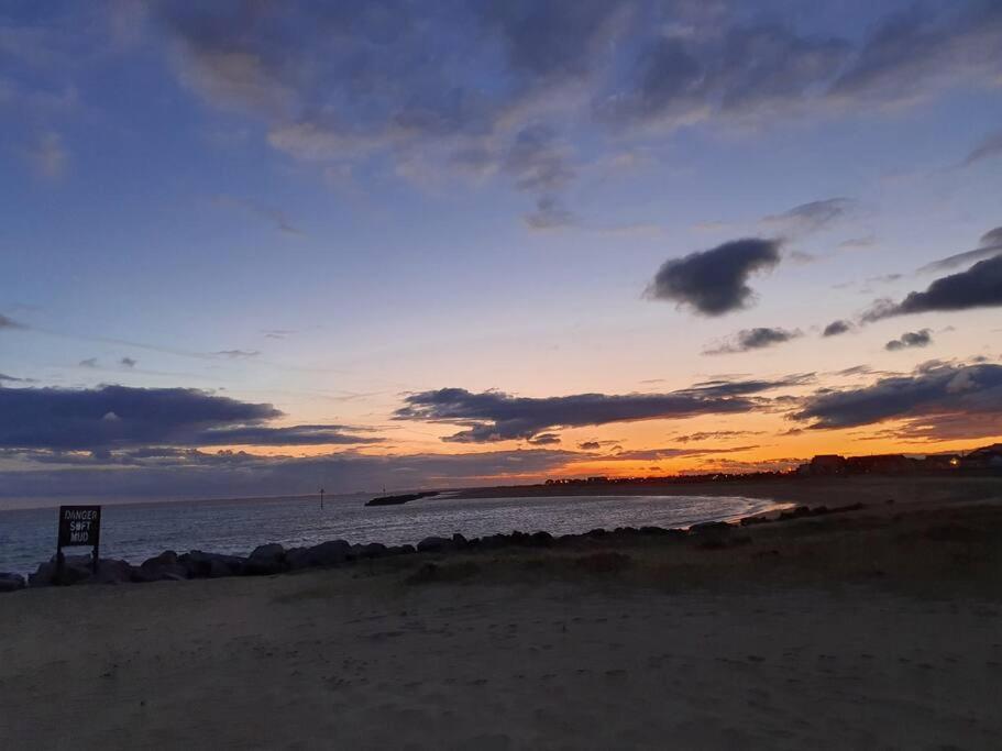 Awave From It All - Escape The City Life Jaywick Sands Dış mekan fotoğraf